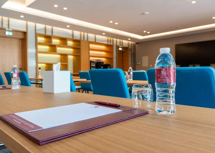 West Walk Retaj Hotel