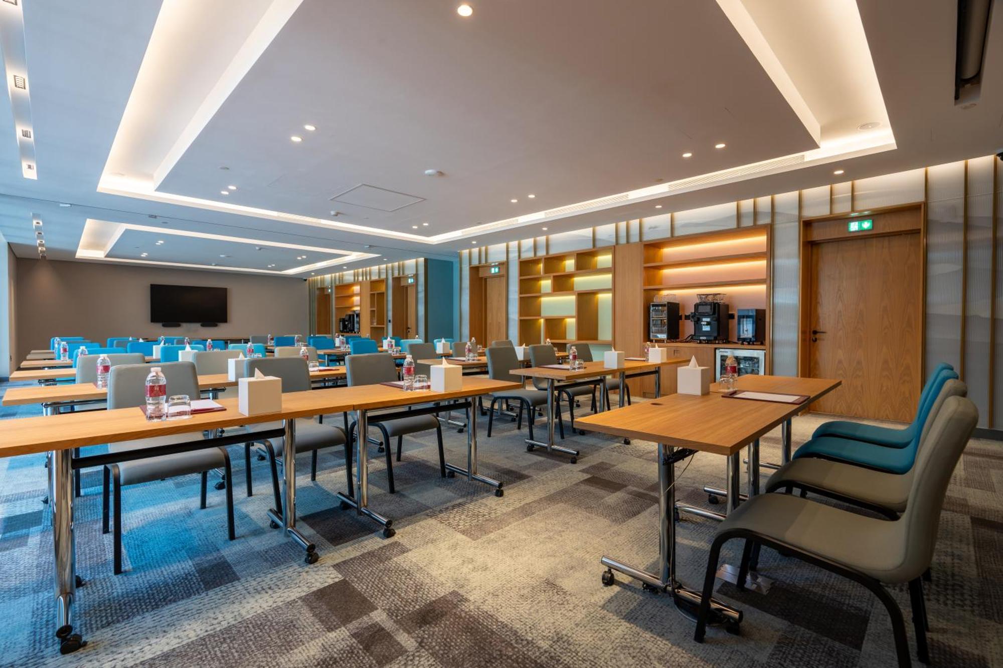 Hotel West Walk Retaj